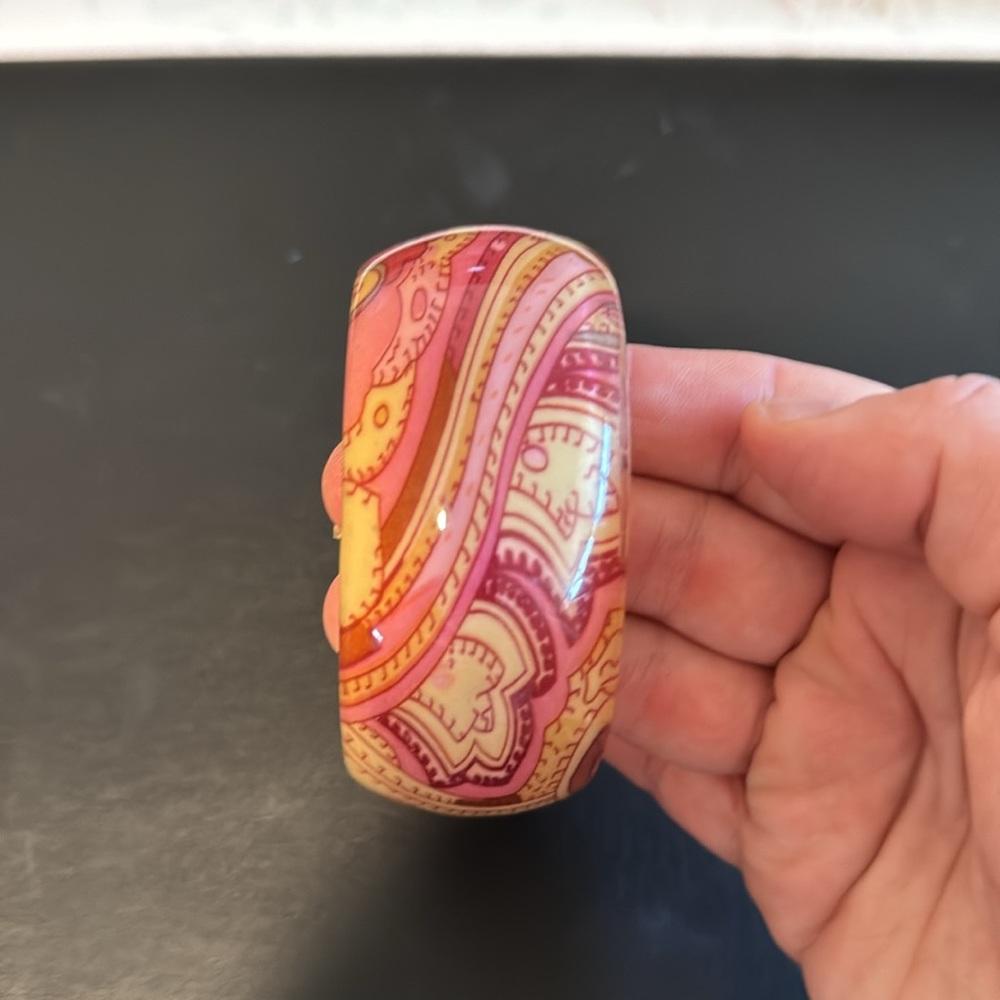 Vintage Plastic Bangle Bracelet, Paisley, Pink, Yellow, Retro, Boho - Picture 3 of 7